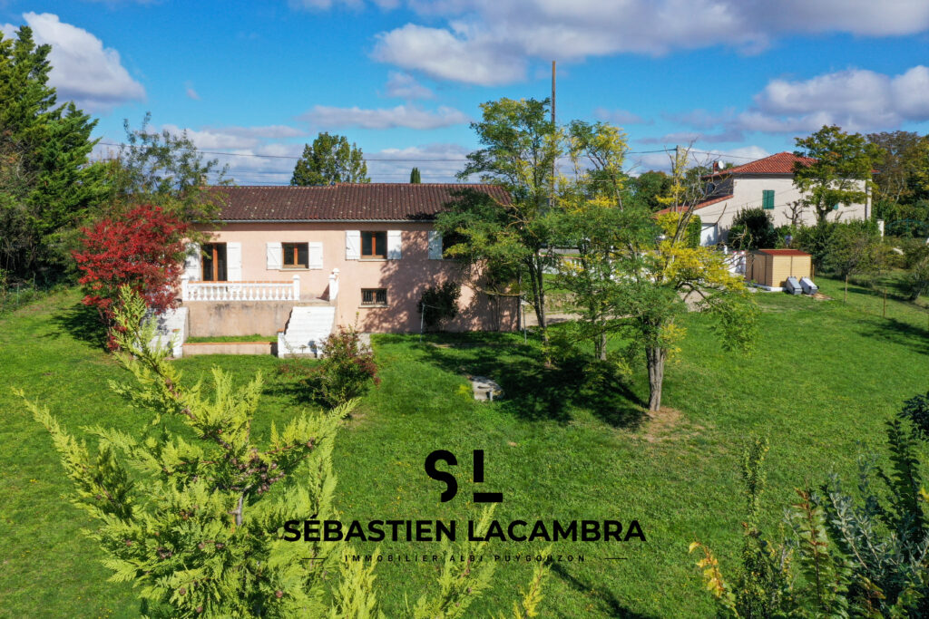 Maison Familiale à Senouillac : Charme, Espace et Vue Panoramique au Cœur du Vignoble Gaillacois