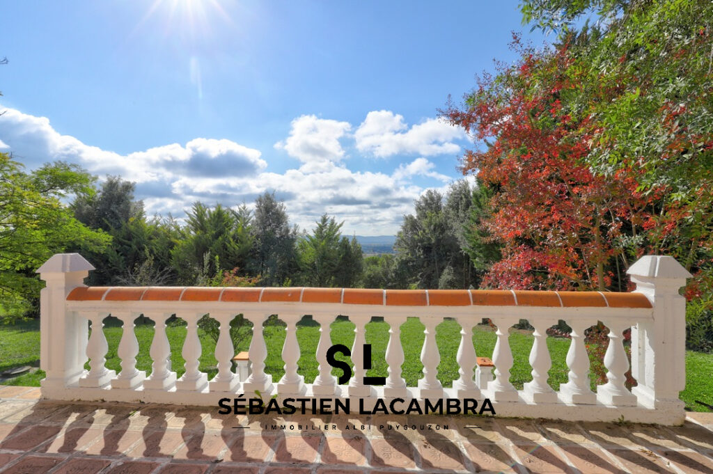 Maison Familiale à Senouillac : Charme, Espace et Vue Panoramique au Cœur du Vignoble Gaillacois