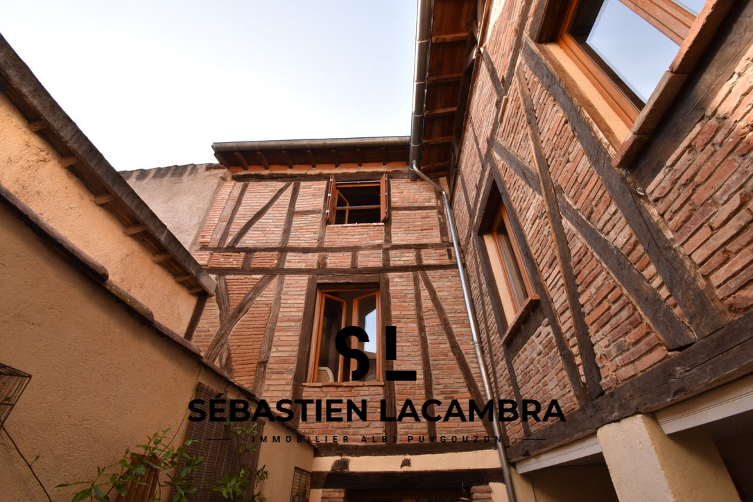 Maison de Charme à Lisle-sur-Tarn : Un Joyau Médiéval à Deux Pas de la Gare et des Commodités !