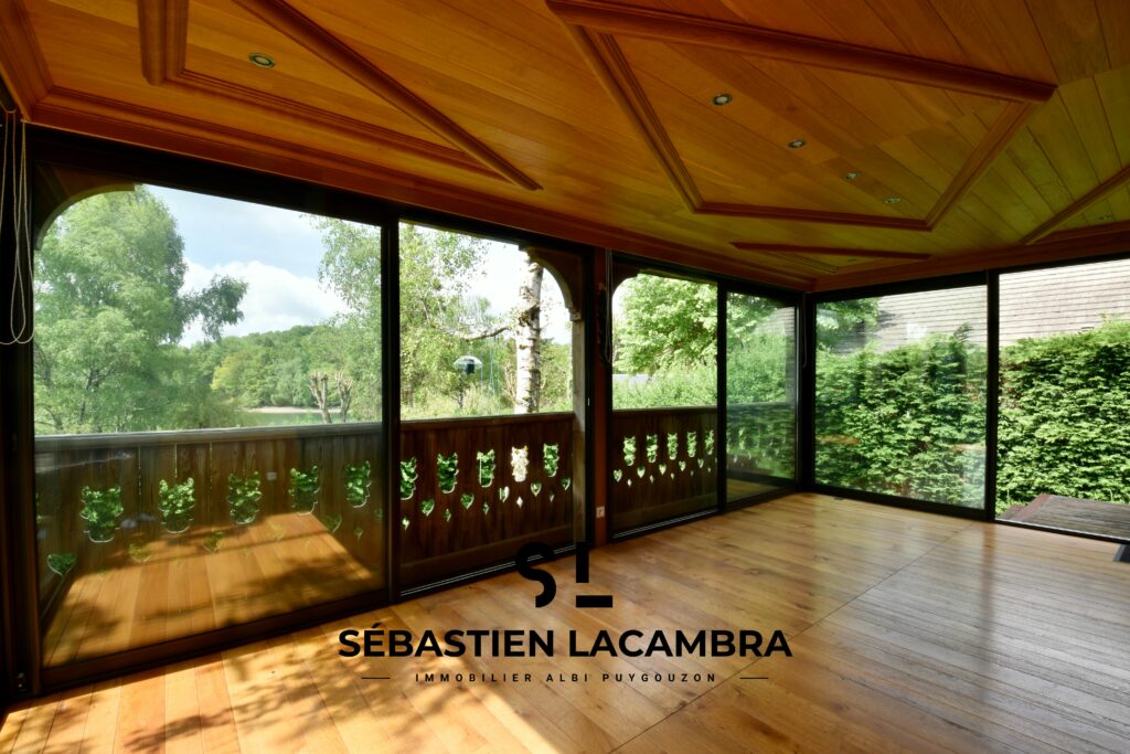 Chalet 3 pièces avec ponton privé – Salles-Curan – Vue lac – 325 000 €