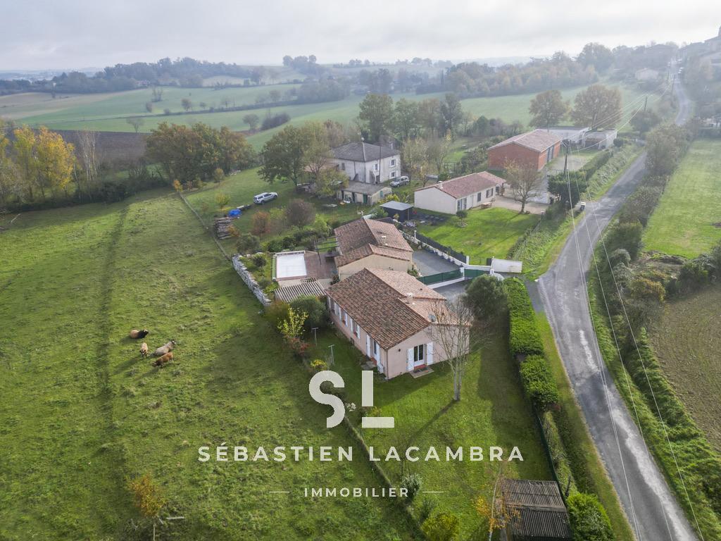 Maison plain-pied récente avec vue campagne – 4 pièces – Bureau – Garage attenant – Secteur calme aux portes d’Albi