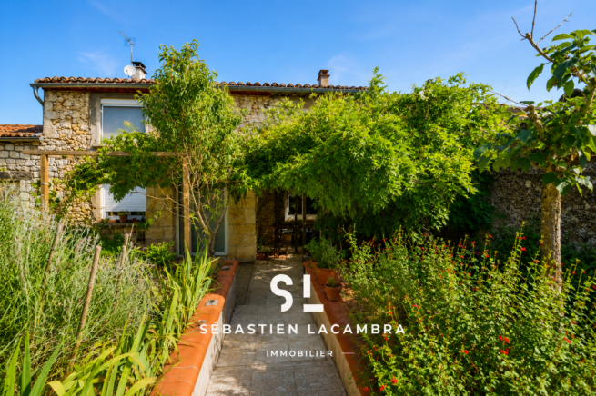 Maison en pierre Dénat : studio indépendat : hangar Sébastien Lacambra Immobilier BD7