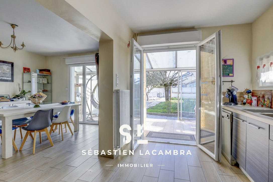 Maison familiale rénovée – 6 pièces – 139 m² – Centre de Saint-Juéry – Calme et vie à pied