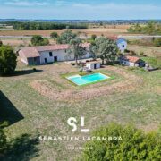 Corps de ferme du XVIIIe siècle rénové – 160 m² habitables, nombreuses dépendances et remarquable potentiel d’agrandissement Sébastien Lacambra Immobilier3